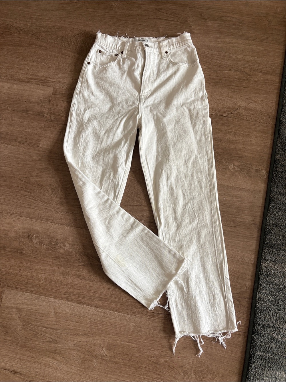 Abercrombie & Fitch 90’s Straight Ultra High-Rise